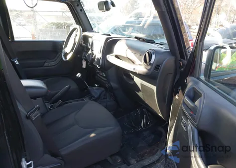 2016 Jeep Wrangler Unlimited Sport z USA, uszkodzony, nr VIN 1C4BJWDG4GL107349